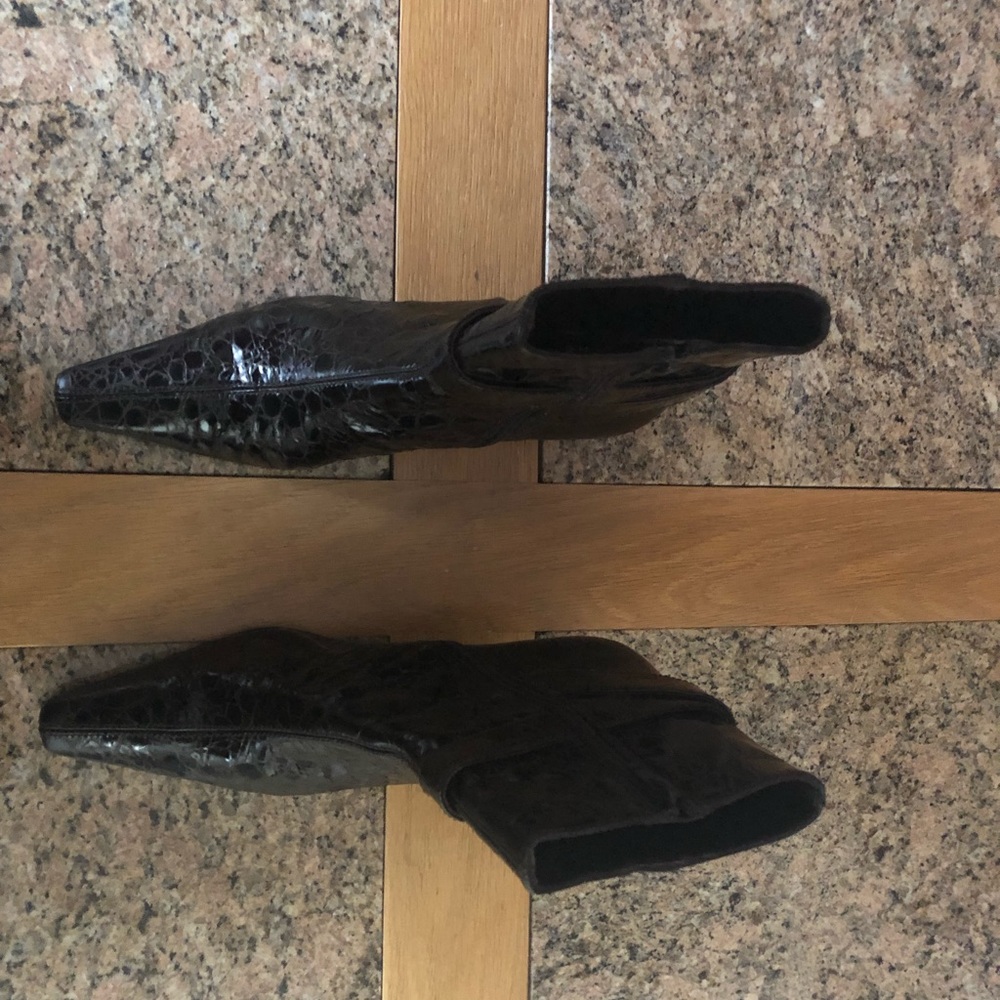 Vintage Stuart Weitzman snakeskin ankle booties